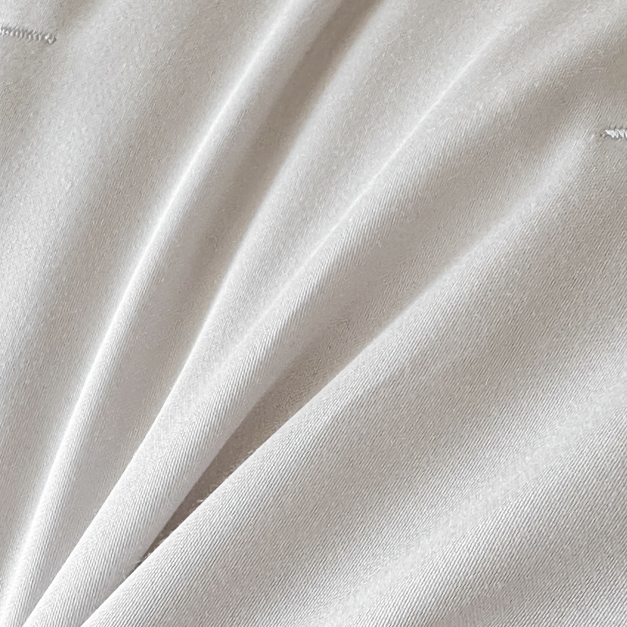 91家纺网 家纺一手货源 找家纺 宇诺家纺 2025新款莱赛尔羽丝绒枕头枕芯 灰色