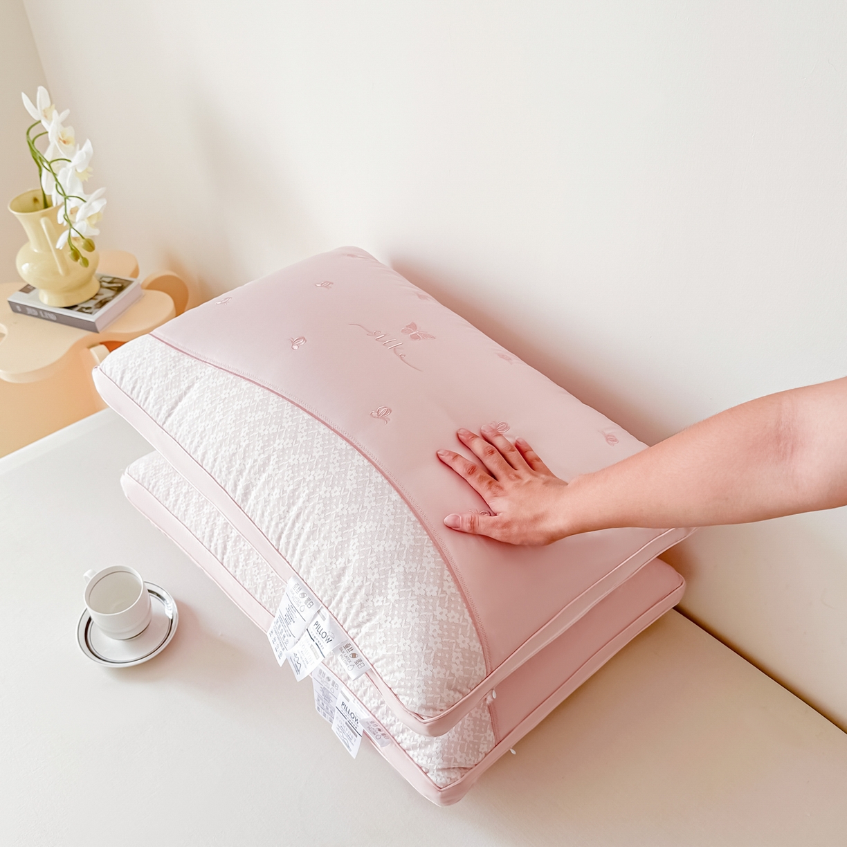 91家纺网 家纺一手货源 找家纺 宇诺家纺 2025新款莱赛尔羽丝绒枕头枕芯 粉色