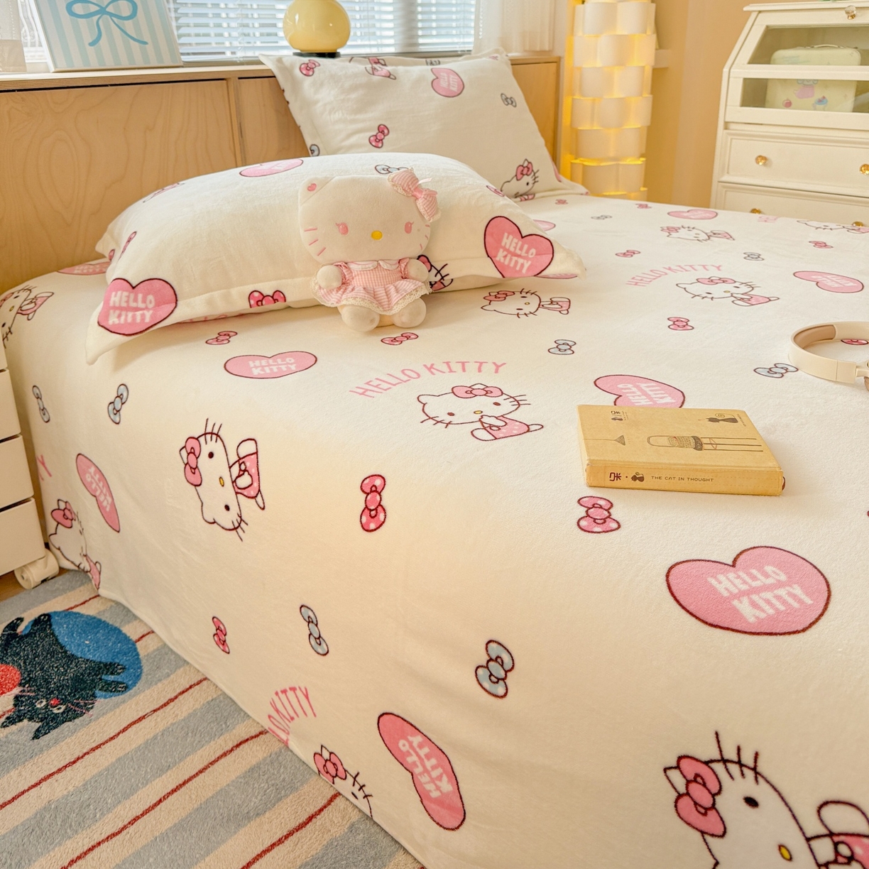 91家纺网 家纺一手货源 找家纺 名兮家居 2025新款经典奥特曼-三丽鸥高克重牛奶绒床单 甜心kt