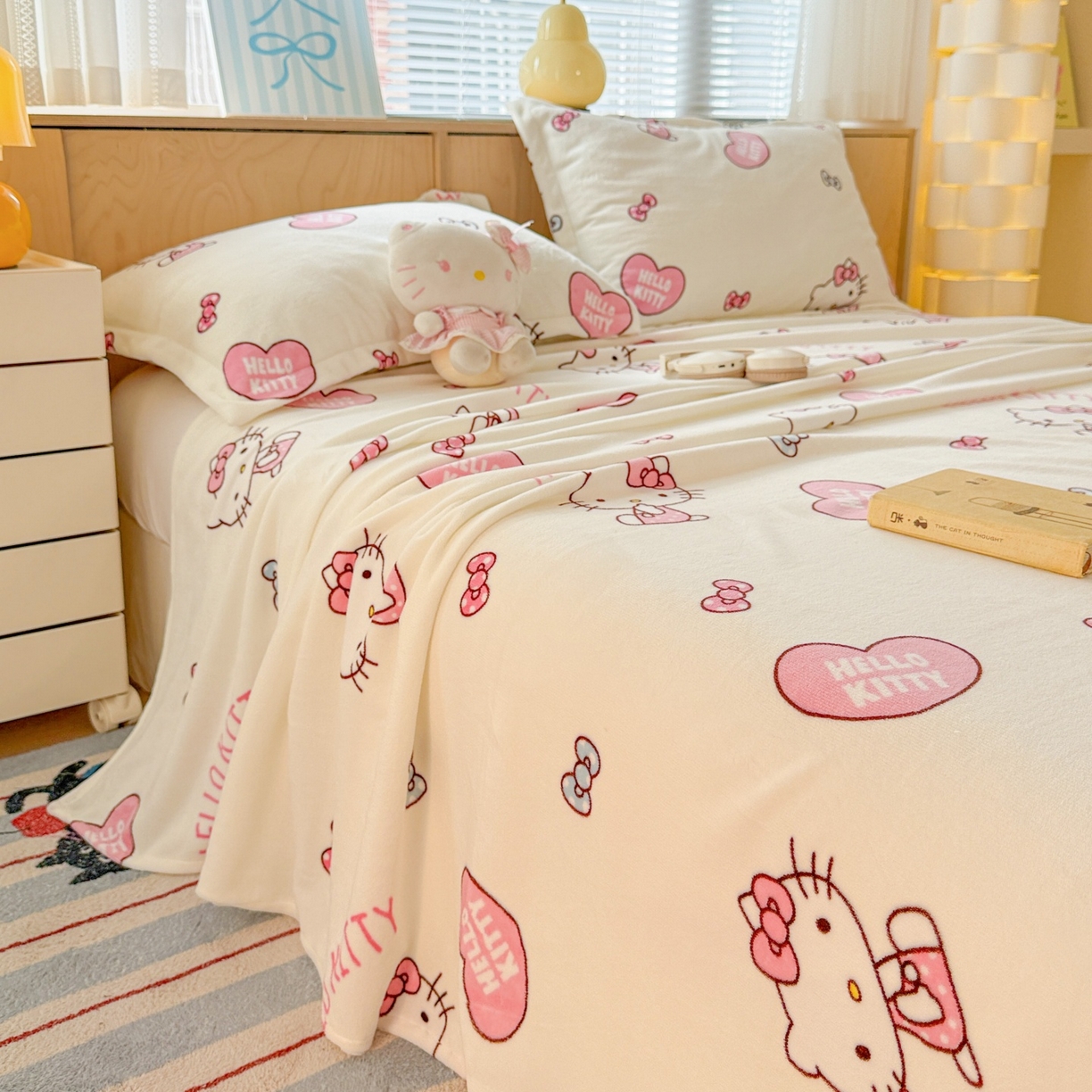 91家纺网 家纺一手货源 找家纺 名兮家居 2025新款经典奥特曼-三丽鸥高克重牛奶绒床单 甜心kt