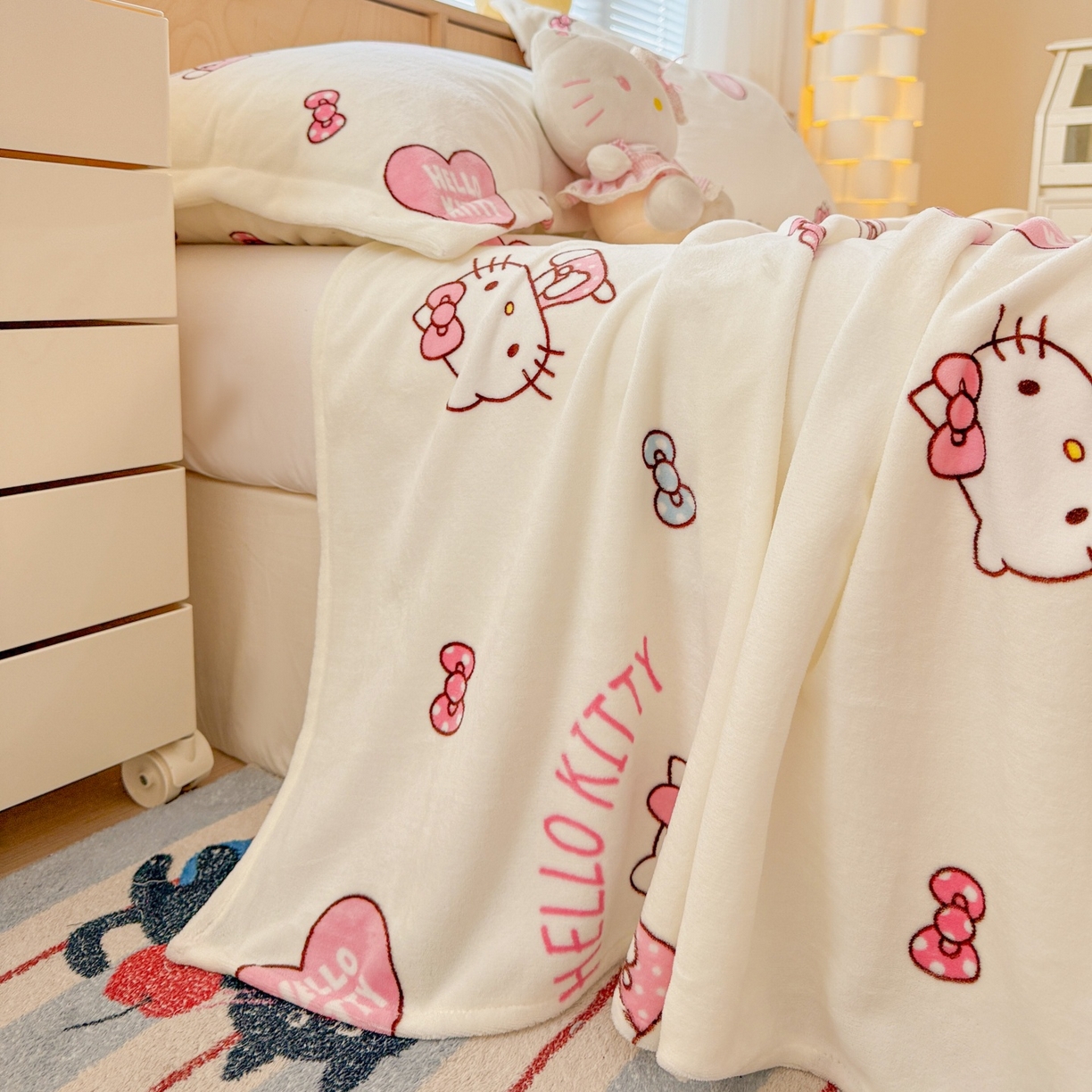 91家纺网 家纺一手货源 找家纺 名兮家居 2025新款经典奥特曼-三丽鸥高克重牛奶绒床单 甜心kt