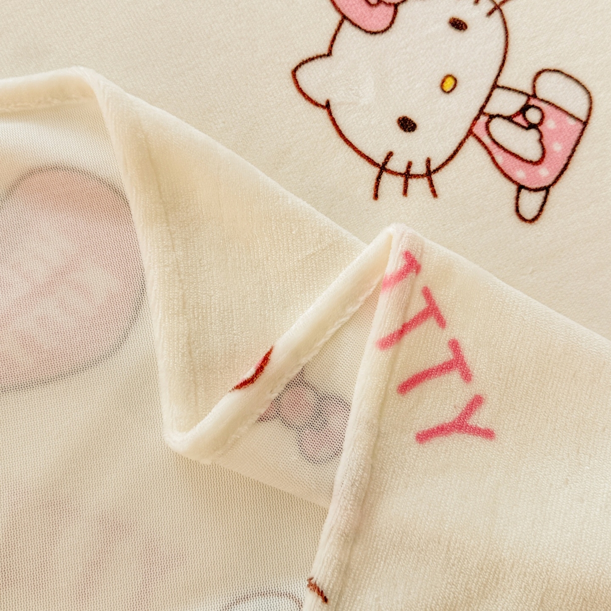 91家纺网 家纺一手货源 找家纺 名兮家居 2025新款经典奥特曼-三丽鸥高克重牛奶绒床单 甜心kt