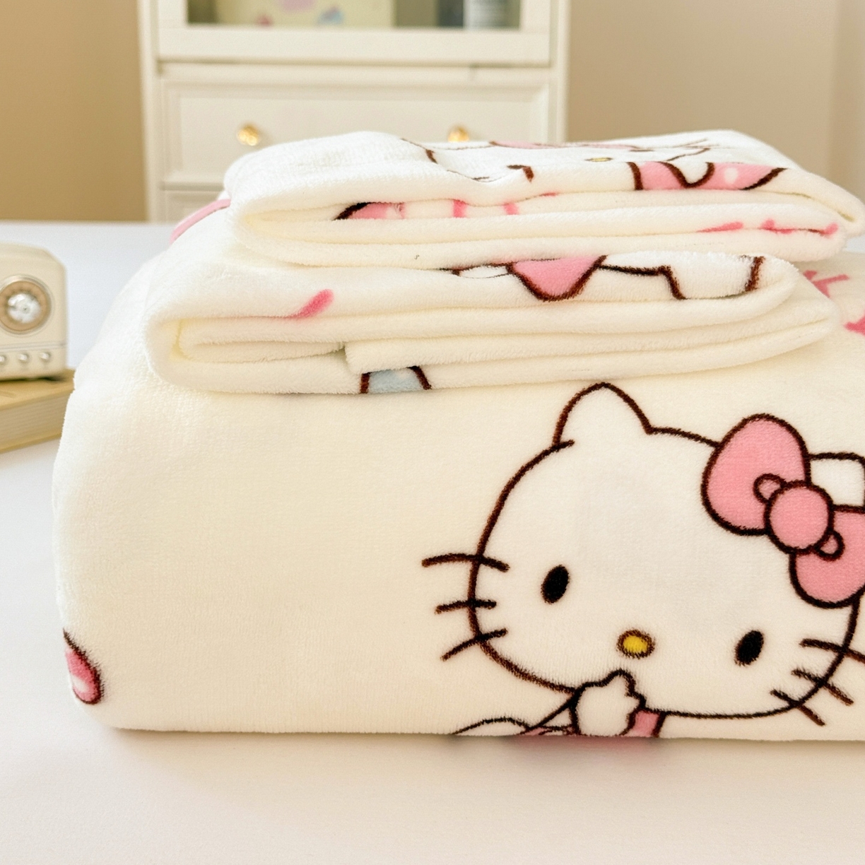 91家纺网 家纺一手货源 找家纺 名兮家居 2025新款经典奥特曼-三丽鸥高克重牛奶绒床单 甜心kt