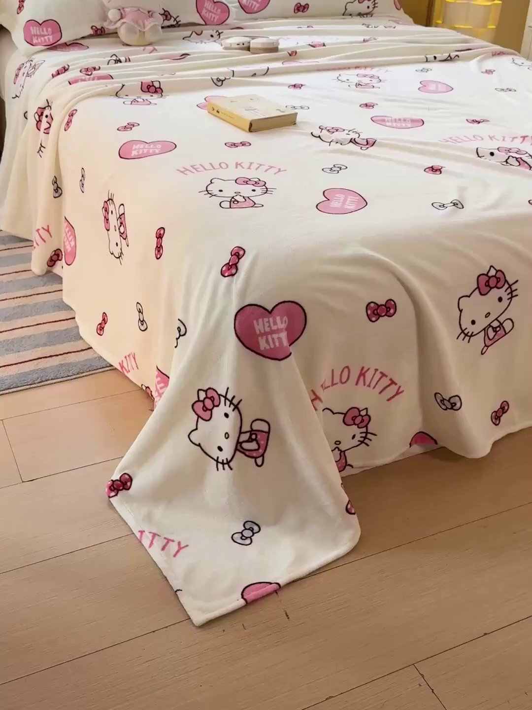 91家纺网 家纺一手货源 找家纺 名兮家居 2025新款经典奥特曼-三丽鸥高克重牛奶绒床单 甜心kt