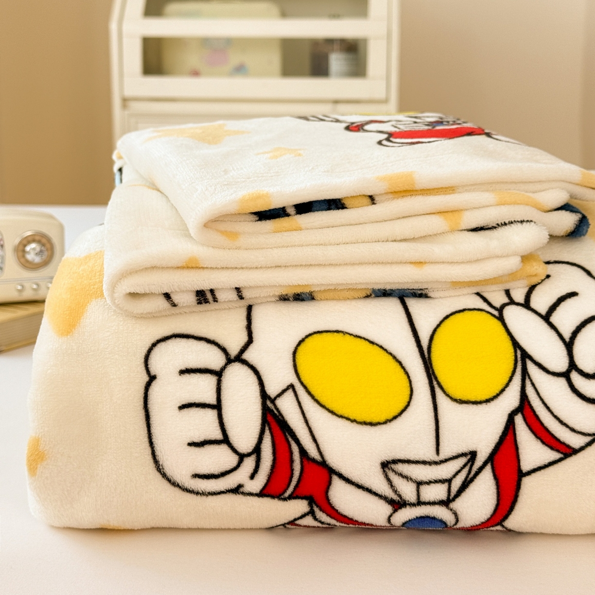 91家纺网 家纺一手货源 找家纺 名兮家居 2025新款经典奥特曼-三丽鸥高克重牛奶绒床单 星空战士