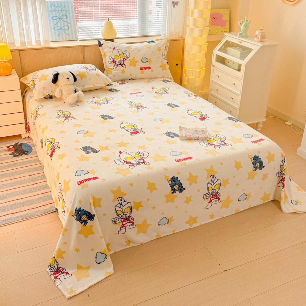 91家纺网 家纺一手货源 找家纺 名兮家居 2025新款经典奥特曼-三丽鸥高克重牛奶绒床单 星空战士