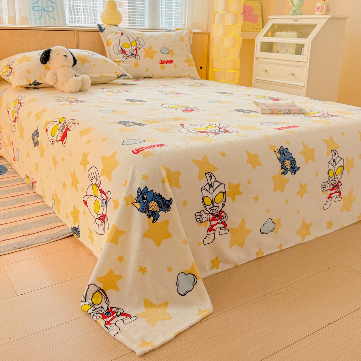 91家纺网 家纺一手货源 找家纺 名兮家居 2025新款经典奥特曼-三丽鸥高克重牛奶绒床单 星空战士