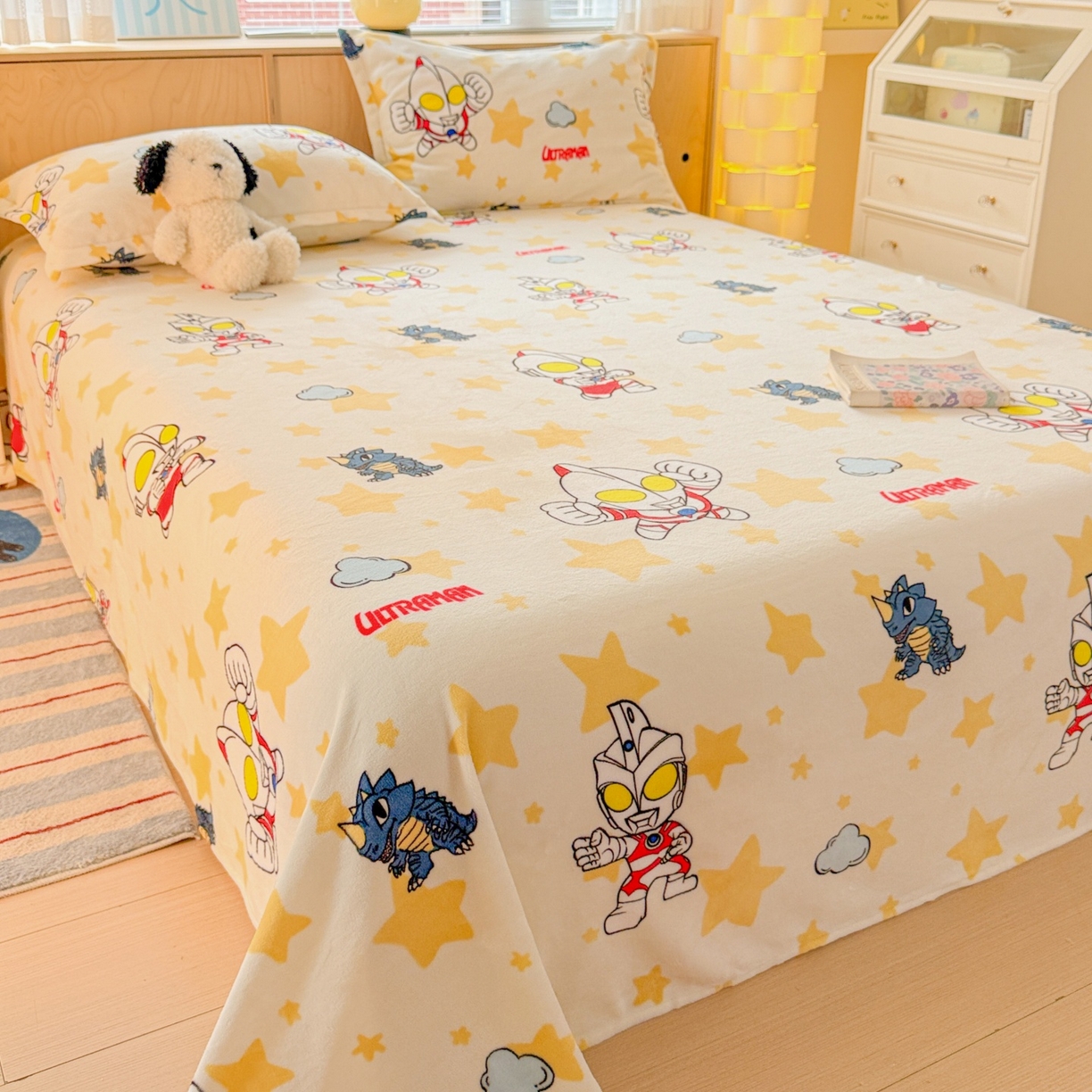 91家纺网 家纺一手货源 找家纺 名兮家居 2025新款经典奥特曼-三丽鸥高克重牛奶绒床单 星空战士