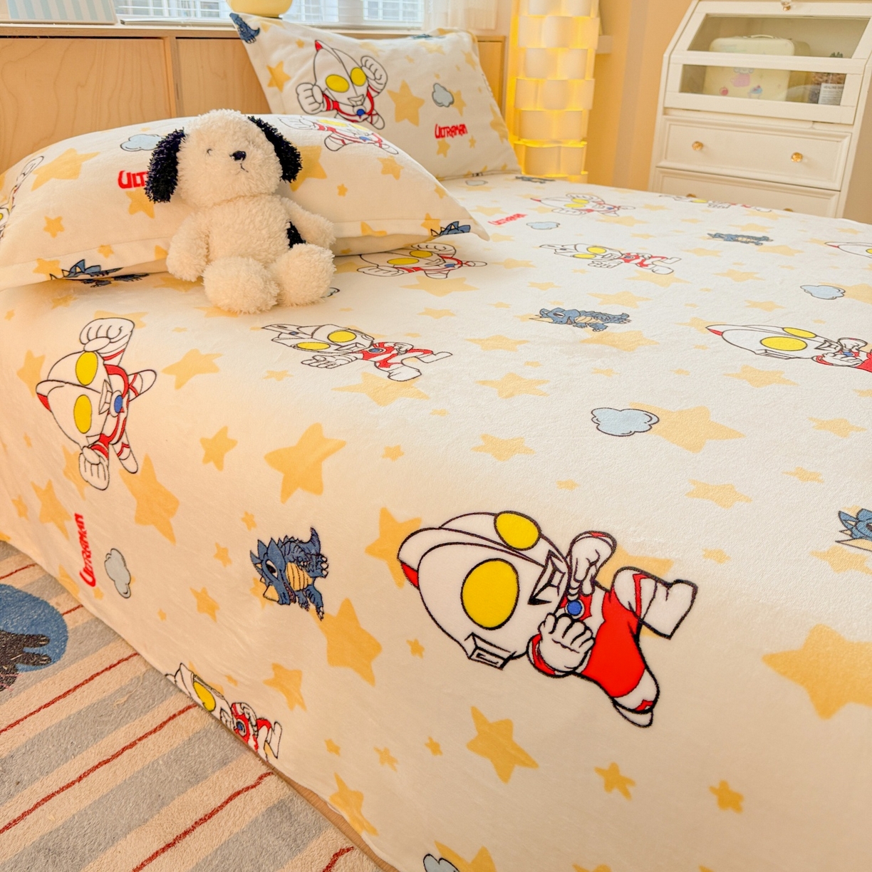 91家纺网 家纺一手货源 找家纺 名兮家居 2025新款经典奥特曼-三丽鸥高克重牛奶绒床单 星空战士