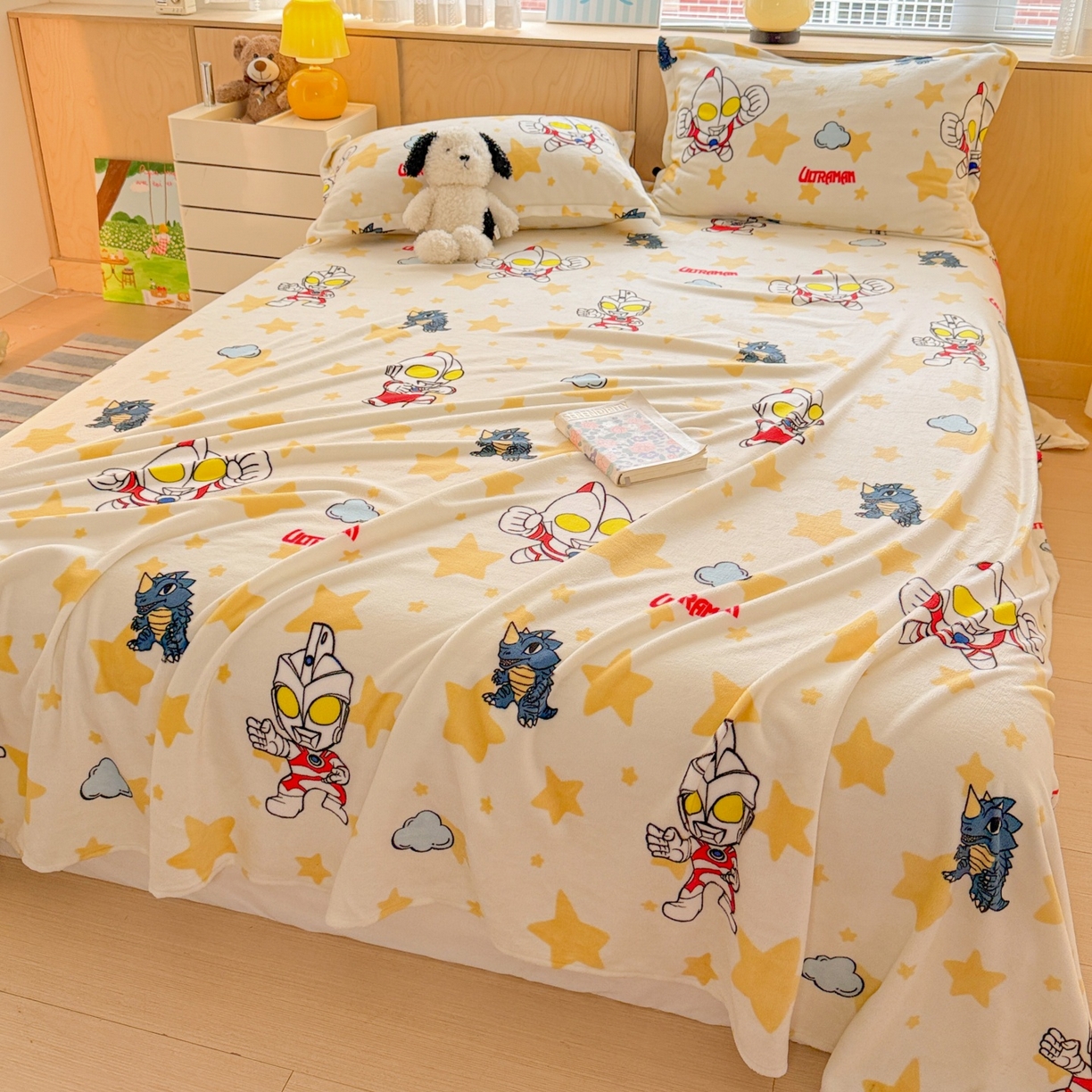 91家纺网 家纺一手货源 找家纺 名兮家居 2025新款经典奥特曼-三丽鸥高克重牛奶绒床单 星空战士