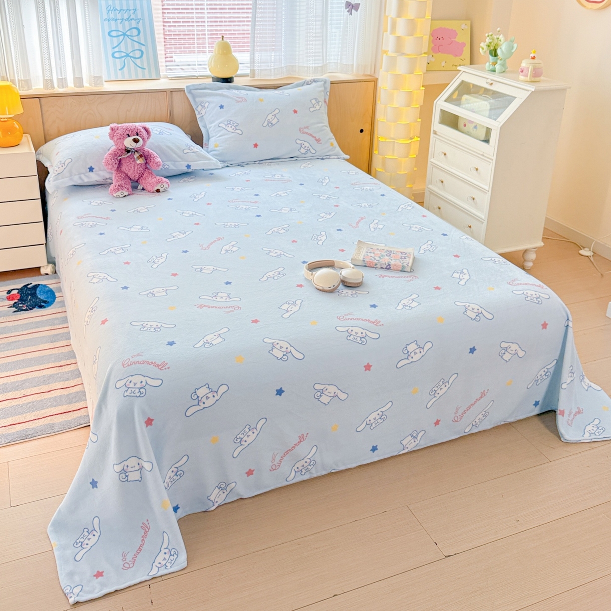 91家纺网 家纺一手货源 找家纺 名兮家居 2025新款经典奥特曼-三丽鸥高克重牛奶绒床单 星星大耳狗