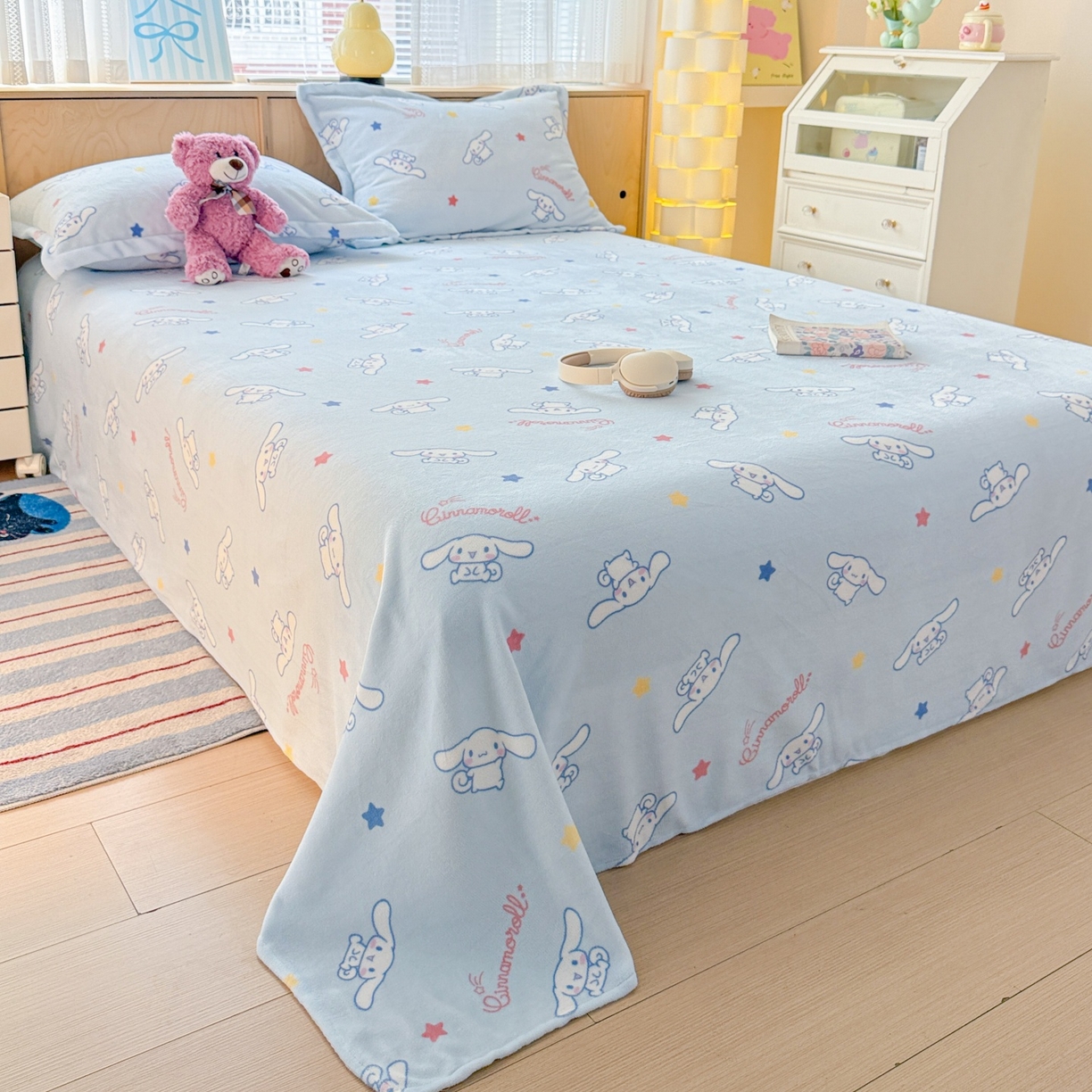 91家纺网 家纺一手货源 找家纺 名兮家居 2025新款经典奥特曼-三丽鸥高克重牛奶绒床单 星星大耳狗