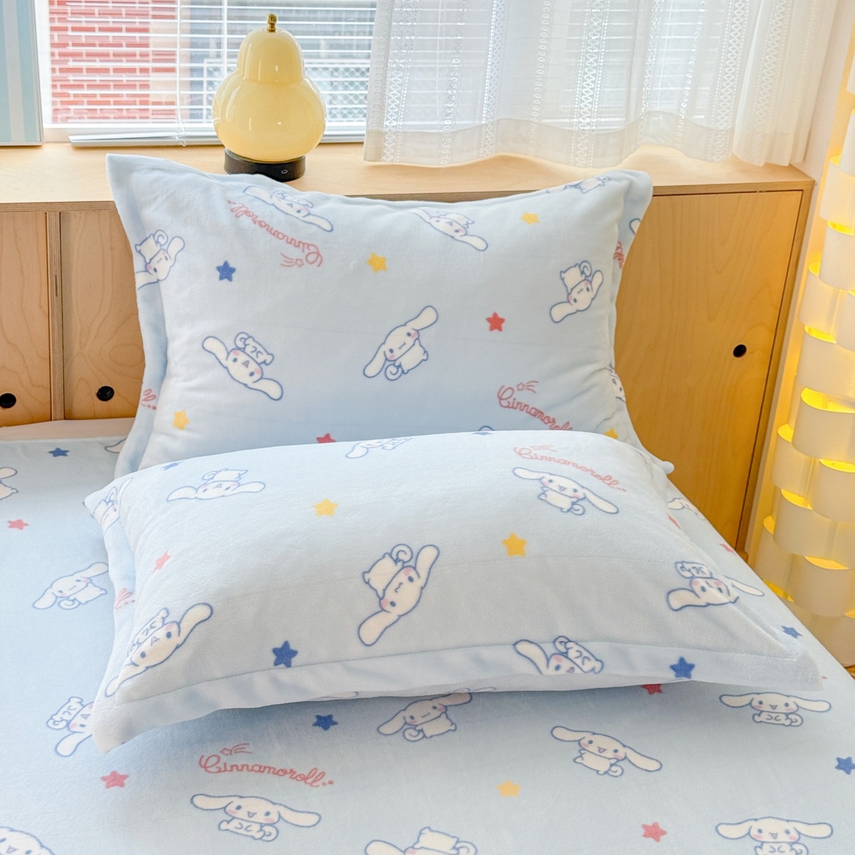 91家纺网 家纺一手货源 找家纺 名兮家居 2025新款经典奥特曼-三丽鸥高克重牛奶绒床单 星星大耳狗