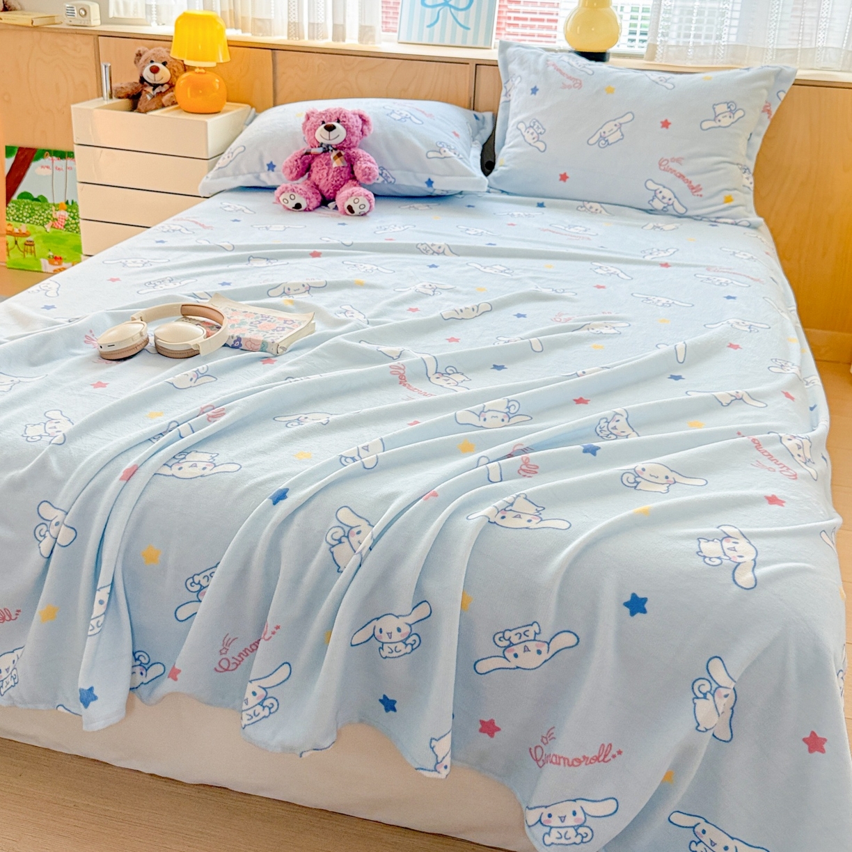 91家纺网 家纺一手货源 找家纺 名兮家居 2025新款经典奥特曼-三丽鸥高克重牛奶绒床单 星星大耳狗