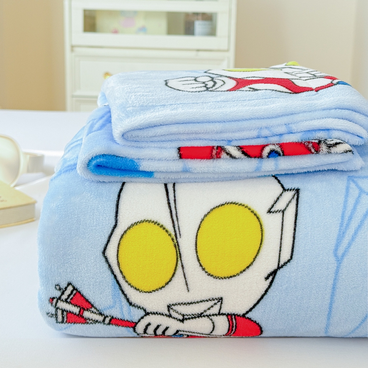 91家纺网 家纺一手货源 找家纺 名兮家居 2025新款经典奥特曼-三丽鸥高克重牛奶绒床单 云朵奥特曼