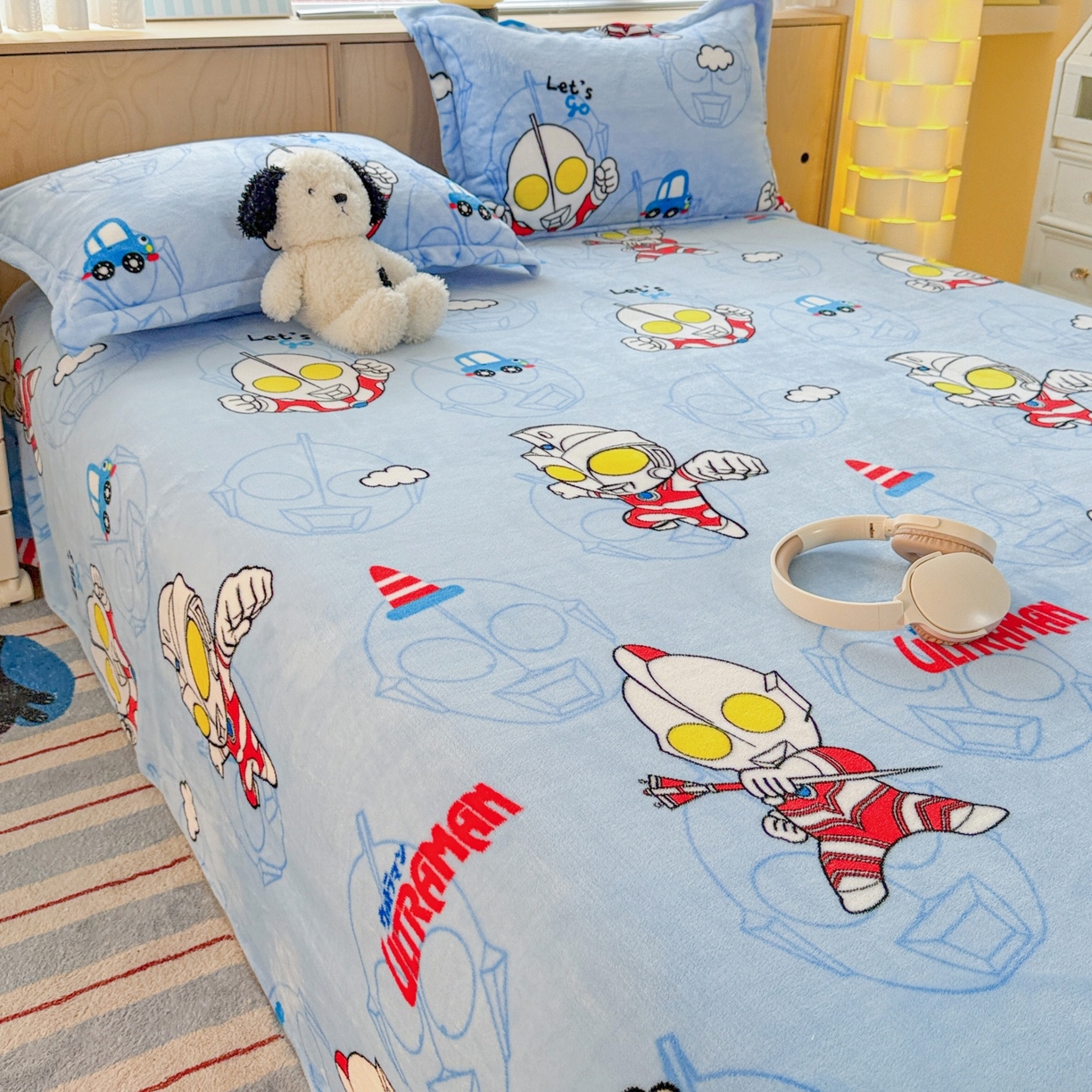 91家纺网 家纺一手货源 找家纺 名兮家居 2025新款经典奥特曼-三丽鸥高克重牛奶绒床单 云朵奥特曼