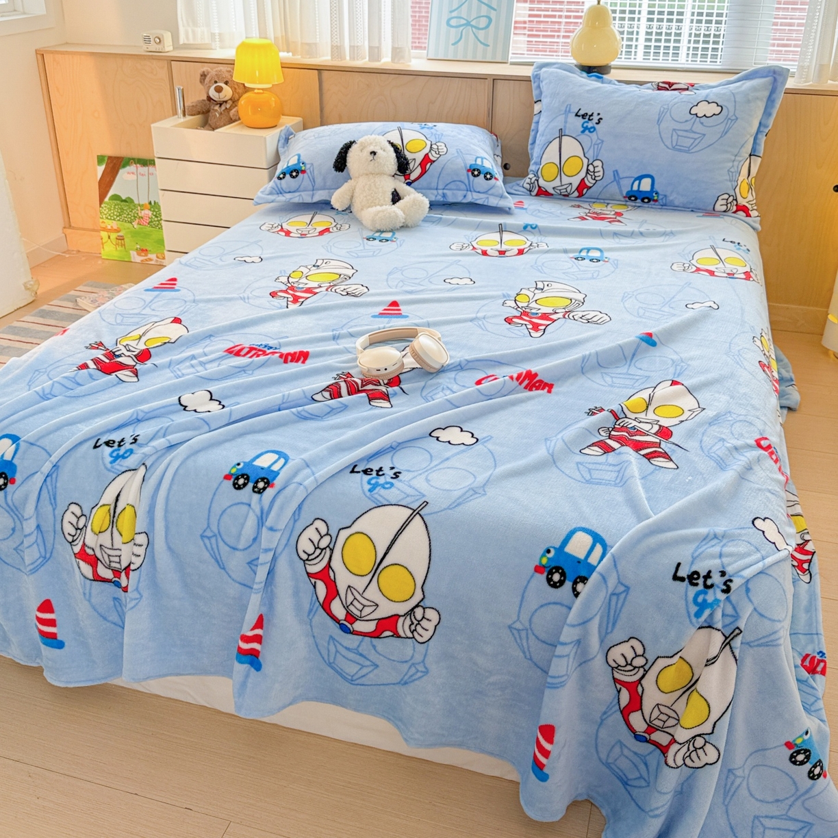 91家纺网 家纺一手货源 找家纺 名兮家居 2025新款经典奥特曼-三丽鸥高克重牛奶绒床单 云朵奥特曼