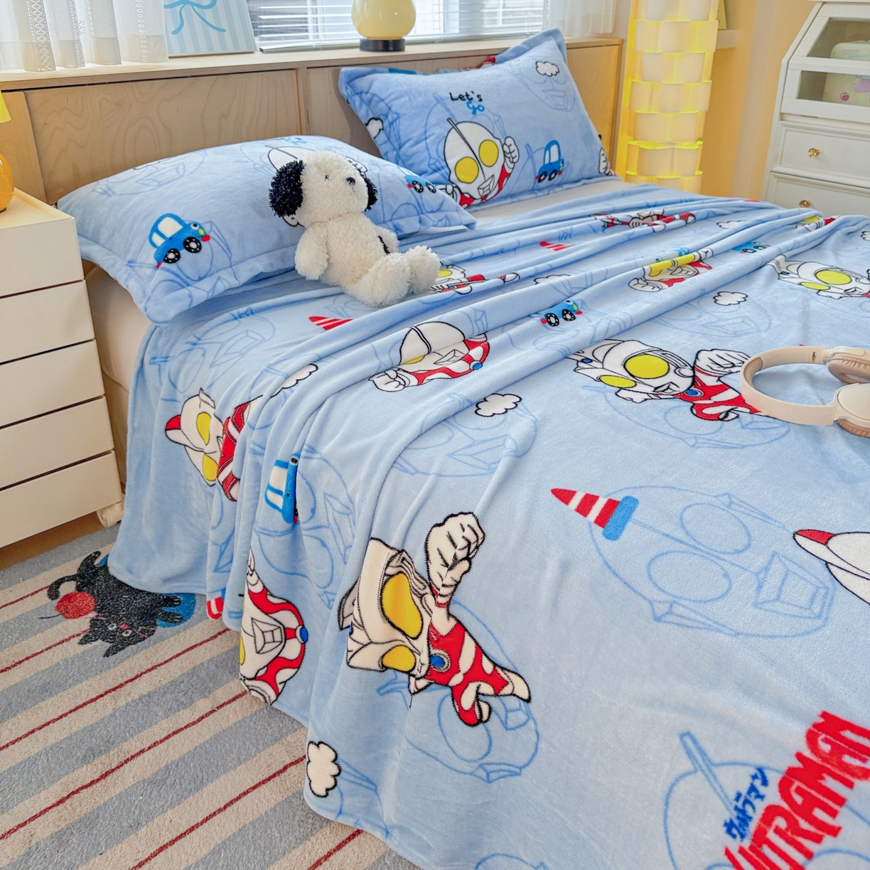 91家纺网 家纺一手货源 找家纺 名兮家居 2025新款经典奥特曼-三丽鸥高克重牛奶绒床单 云朵奥特曼