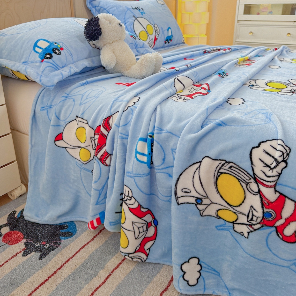 91家纺网 家纺一手货源 找家纺 名兮家居 2025新款经典奥特曼-三丽鸥高克重牛奶绒床单 云朵奥特曼