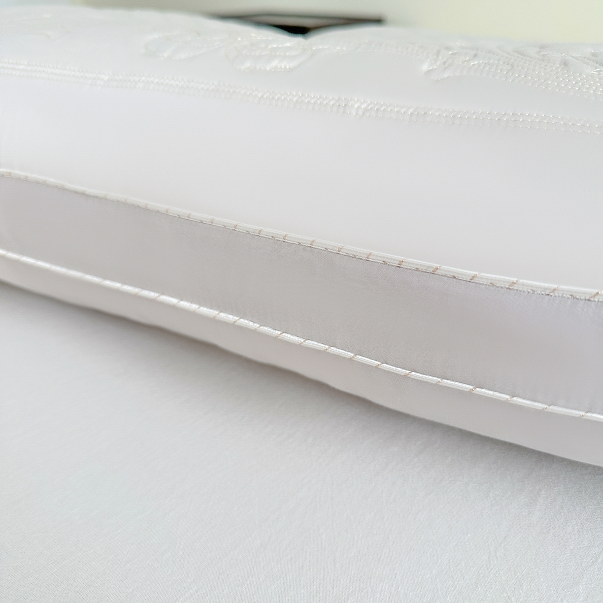 91家纺网 家纺一手货源 找家纺 （总）宇诺家纺 2025新款家用护颈椎助睡眠枕芯成人学生宿舍记忆枕枕头