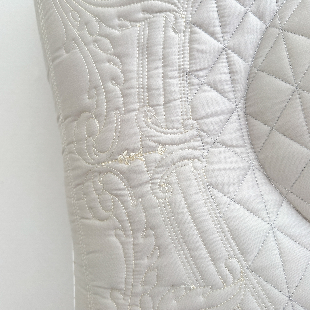 91家纺网 家纺一手货源 找家纺 （总）宇诺家纺 2025新款家用护颈椎助睡眠枕芯成人学生宿舍记忆枕枕头