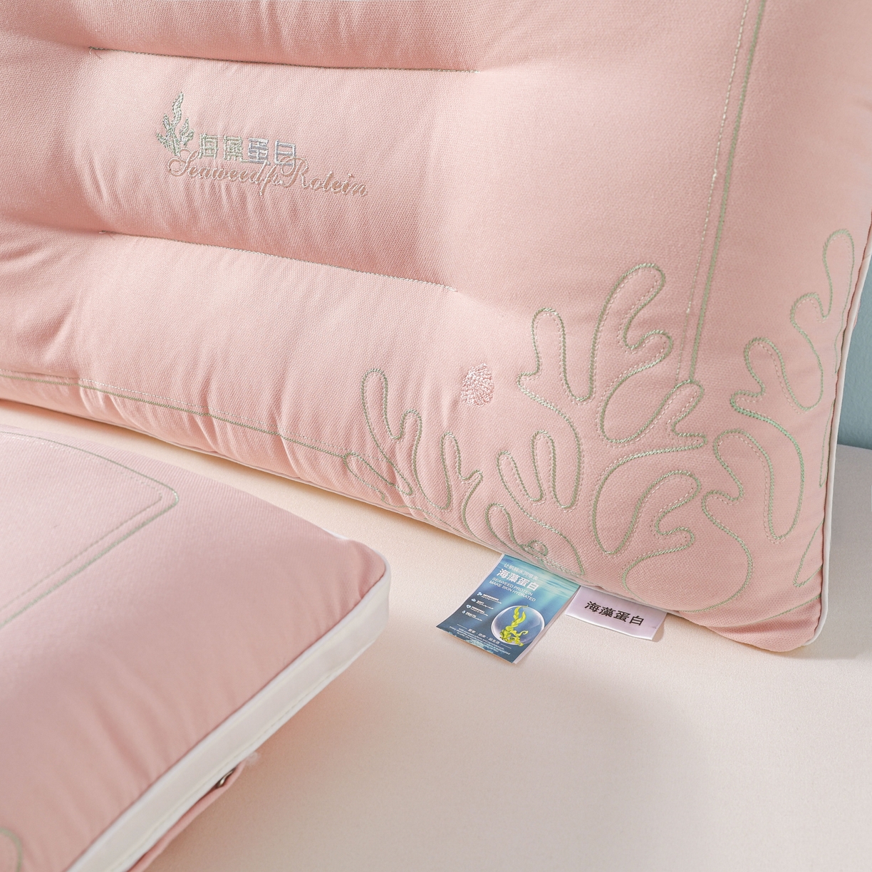 91家纺网 家纺一手货源 找家纺 宇诺家纺 2025新款刺绣款超柔软枕头枕芯家用单个成人护颈椎助深度睡眠枕芯 粉玉