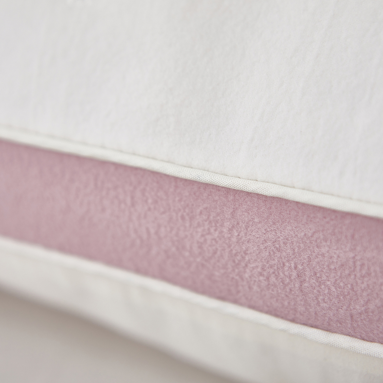 91家纺网 家纺一手货源 找家纺 （总）鼎晟纺 2025新款冬季小暖羊护颈枕学生枕芯成人枕头