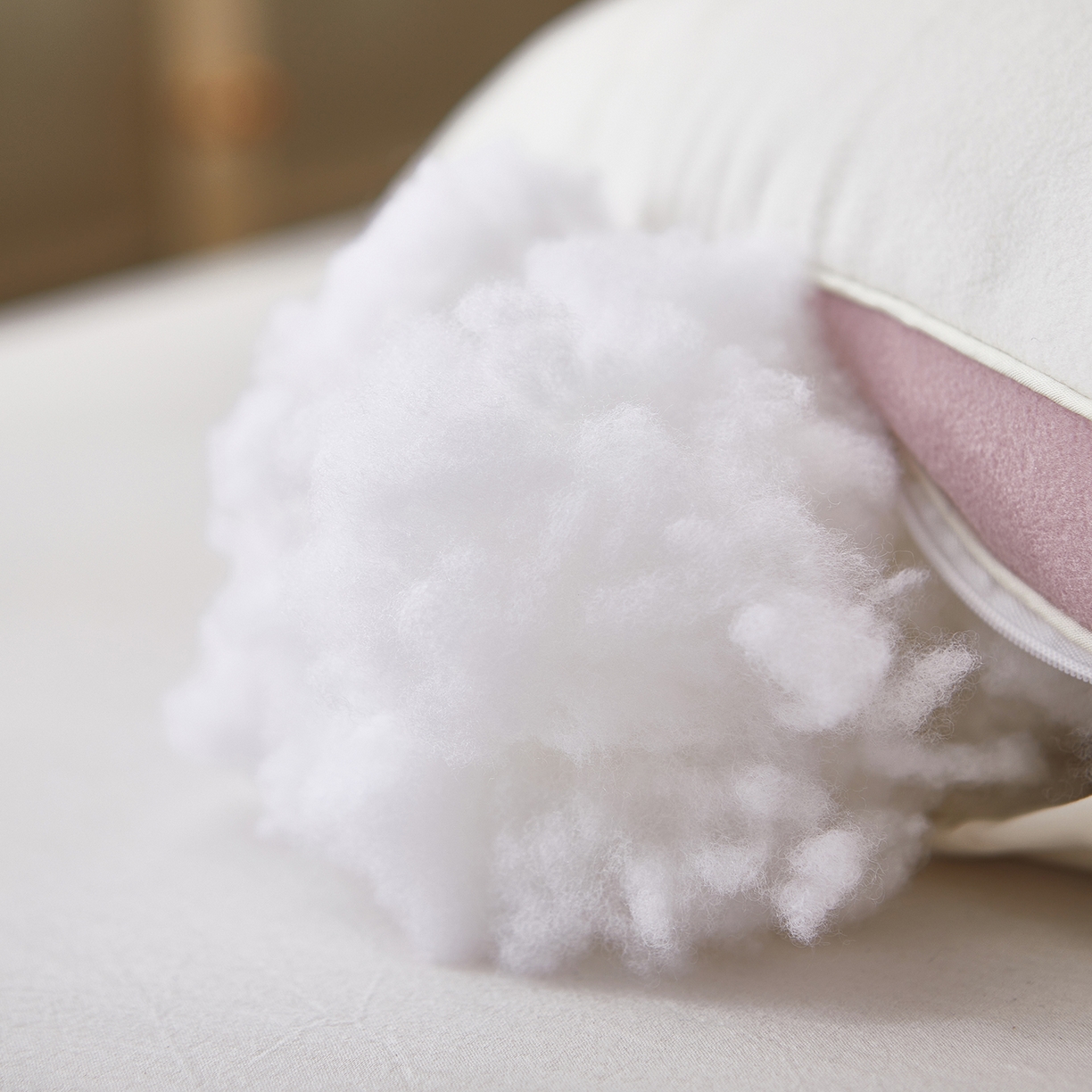 91家纺网 家纺一手货源 找家纺 （总）鼎晟纺 2025新款冬季小暖羊护颈枕学生枕芯成人枕头