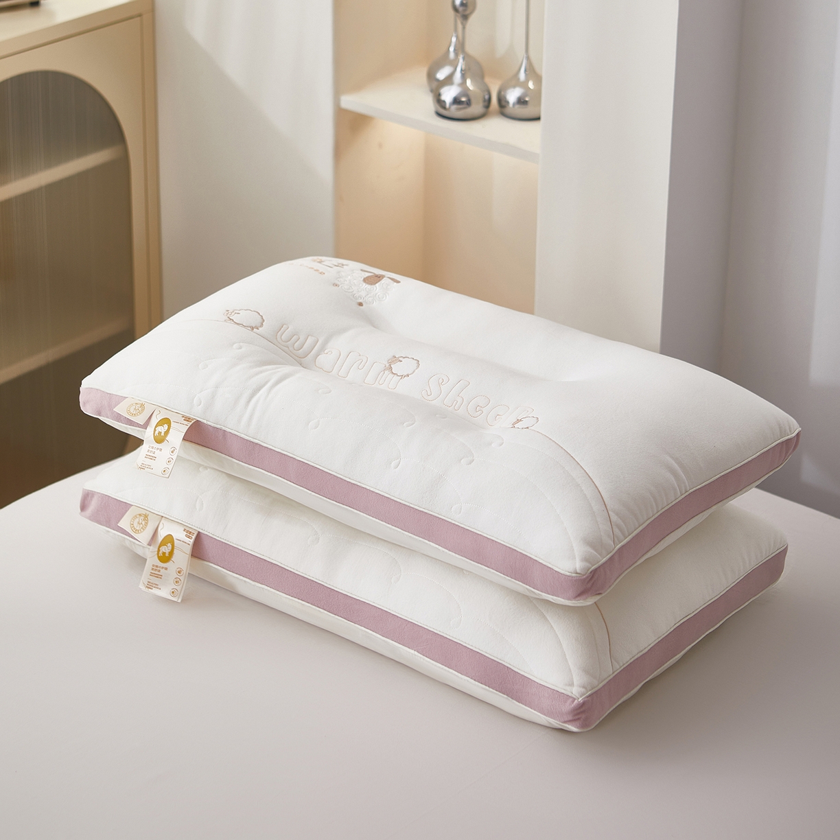 91家纺网 家纺一手货源 找家纺 鼎晟纺 2025新款冬季小暖羊护颈枕学生枕芯成人枕头 小暖羊-白色