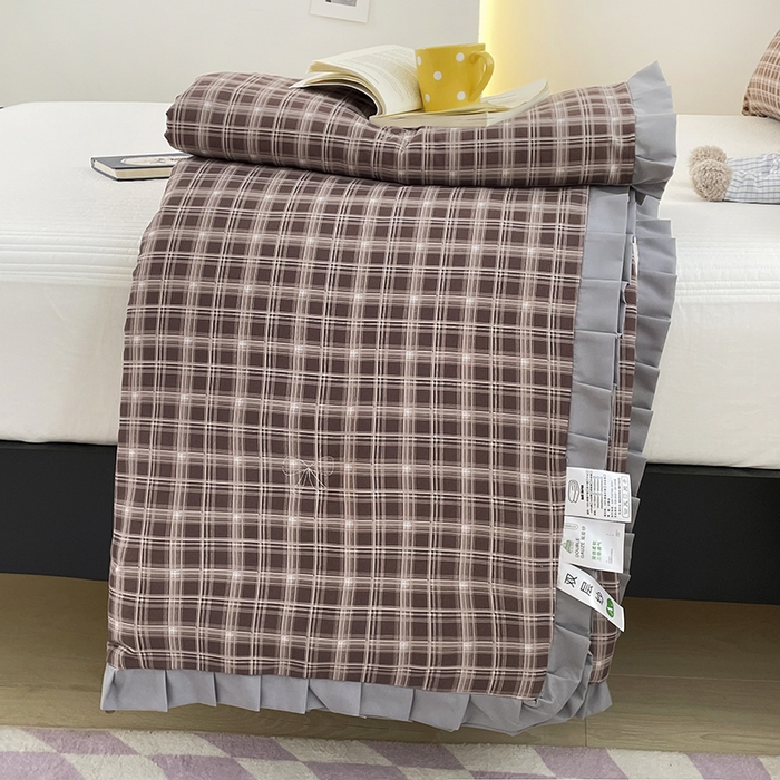 91家纺网 家纺一手货源 找家纺 汣沐生活 2025款A类针织棉双层纱夏凉被百分百新疆棉花填充空调被夏凉被四件套 复古红波点