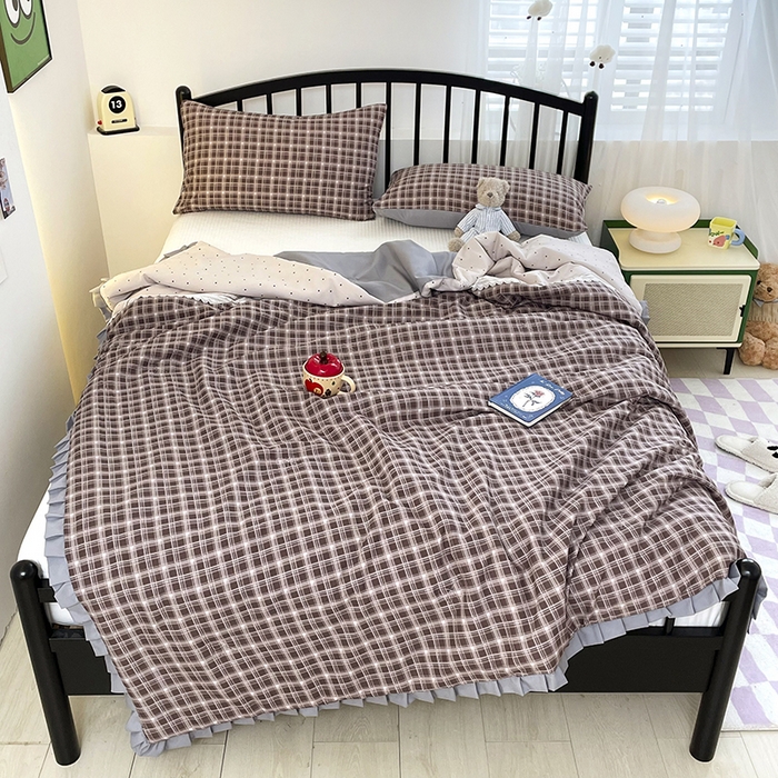 91家纺网 家纺一手货源 找家纺 汣沐生活 2025款A类针织棉双层纱夏凉被百分百新疆棉花填充空调被夏凉被四件套 复古红波点