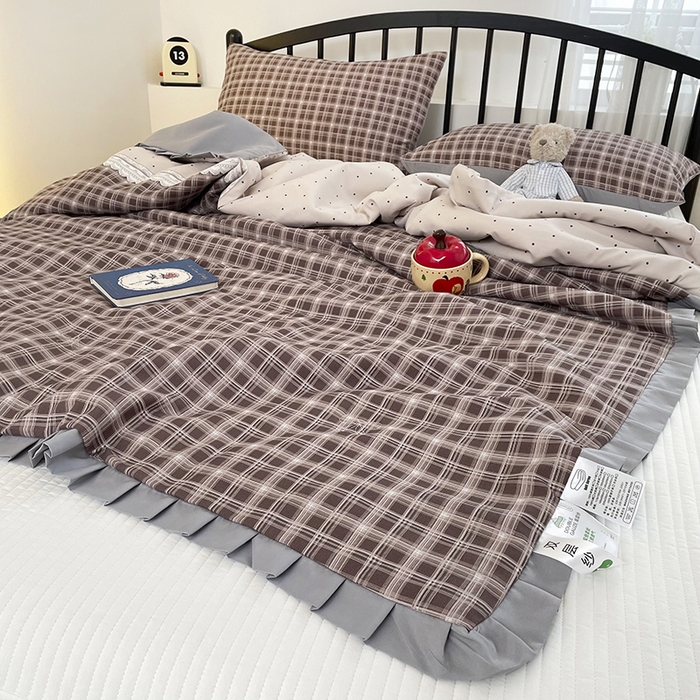 91家纺网 家纺一手货源 找家纺 汣沐生活 2025款A类针织棉双层纱夏凉被百分百新疆棉花填充空调被夏凉被四件套 复古红波点