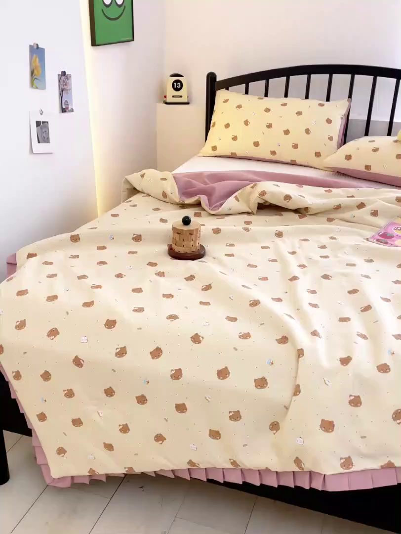 91家纺网 家纺一手货源 找家纺 汣沐生活 2025款A类针织棉双层纱夏凉被百分百新疆棉花填充空调被夏凉被四件套 曲奇小猫