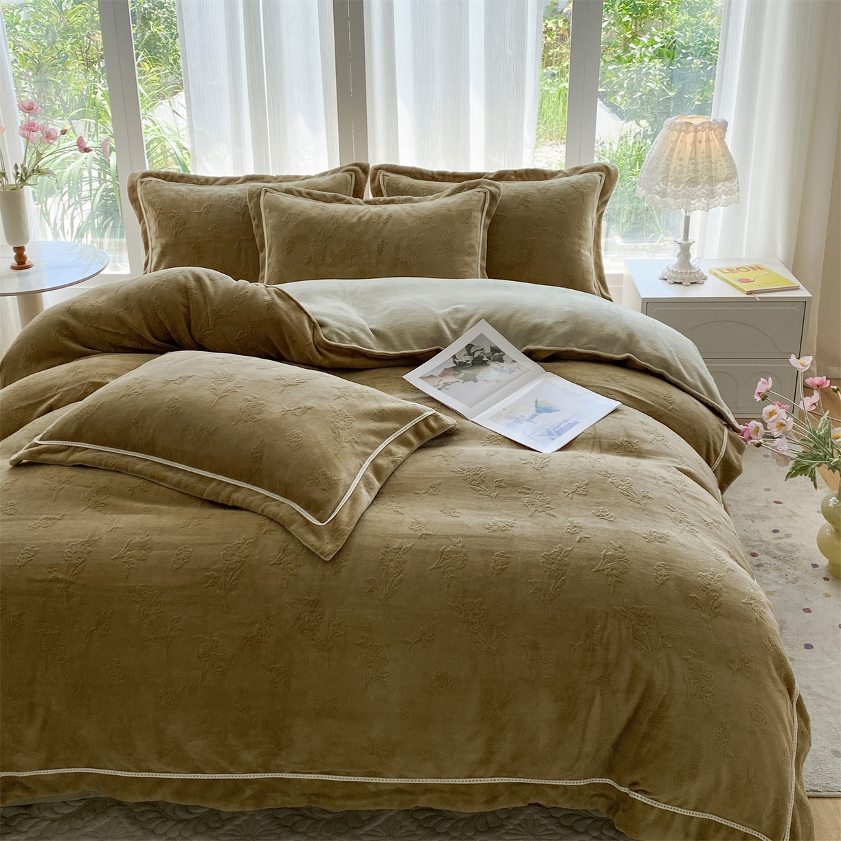 91家纺网 家纺一手货源 找家纺 （总）有间小屋 2025新款A类雕花绒四件套