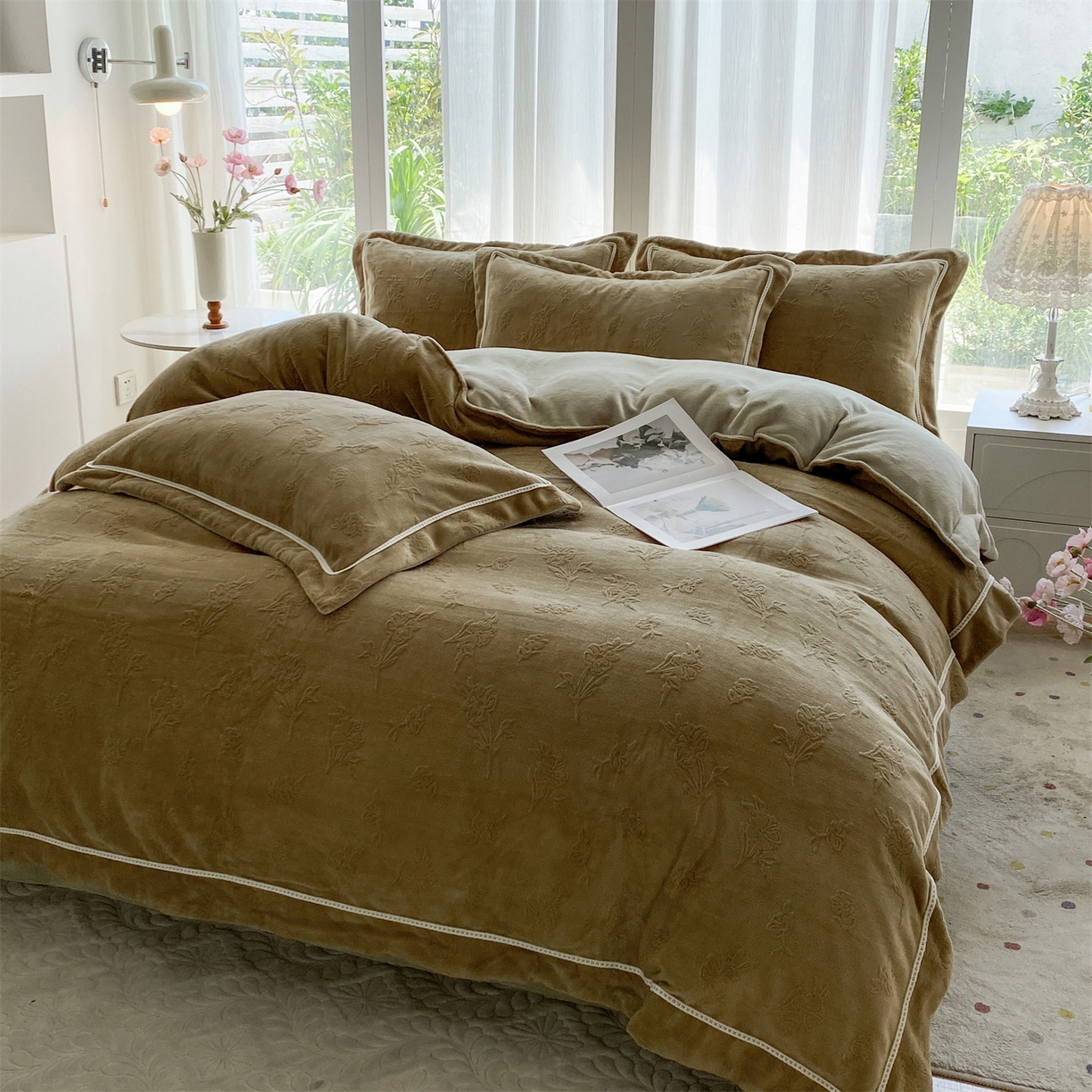 91家纺网 家纺一手货源 找家纺 （总）有间小屋 2025新款A类雕花绒四件套