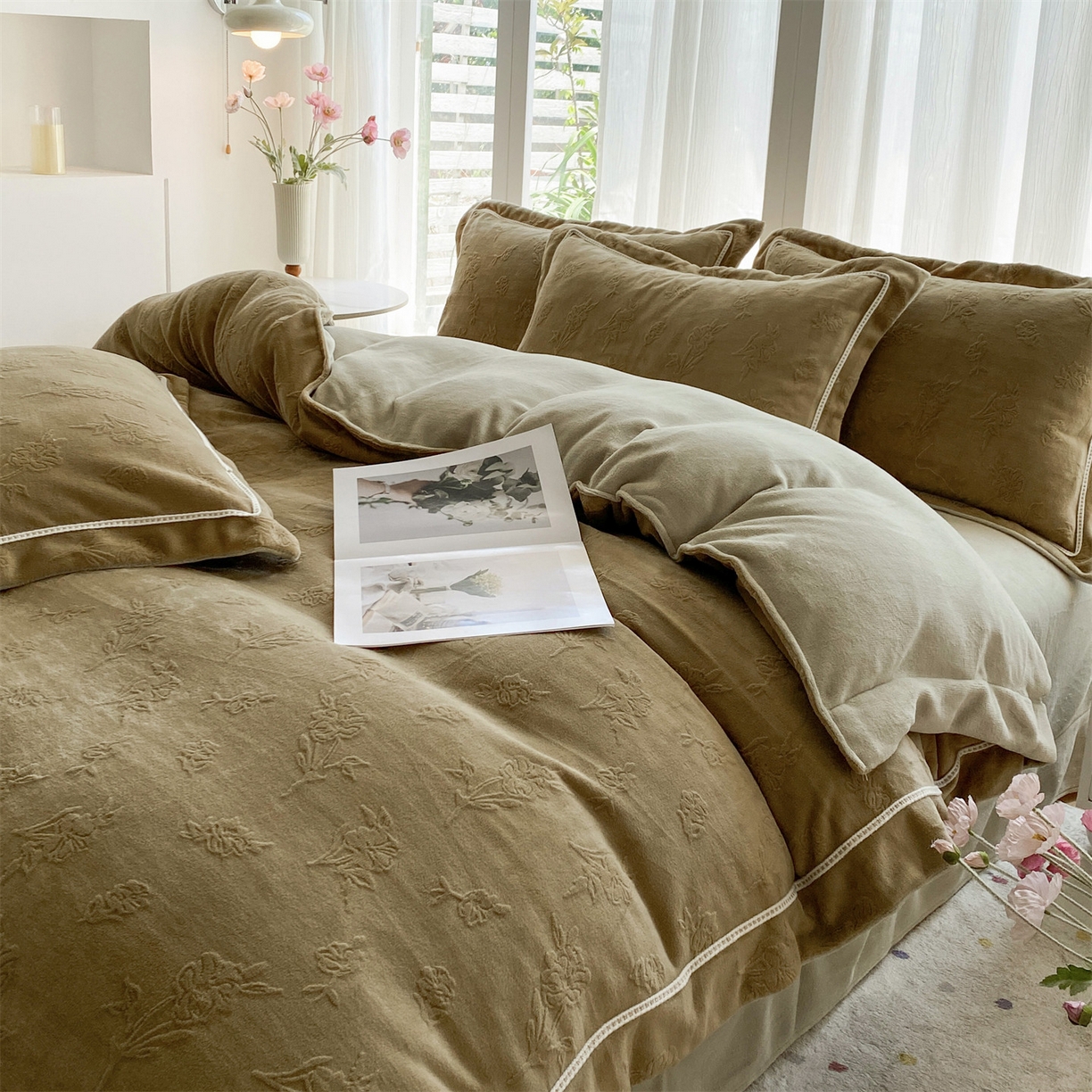 91家纺网 家纺一手货源 找家纺 （总）有间小屋 2025新款A类雕花绒四件套