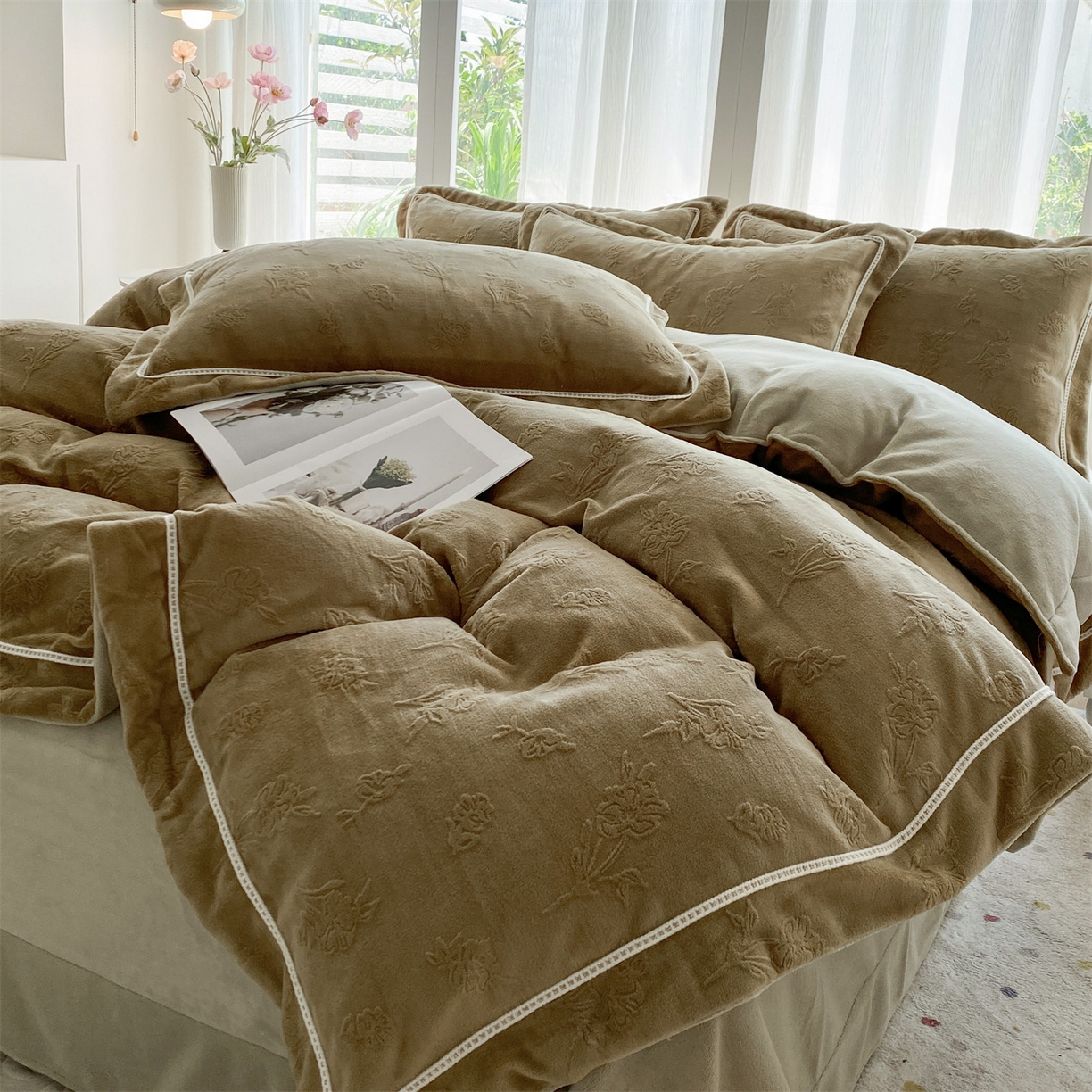 91家纺网 家纺一手货源 找家纺 （总）有间小屋 2025新款A类雕花绒四件套