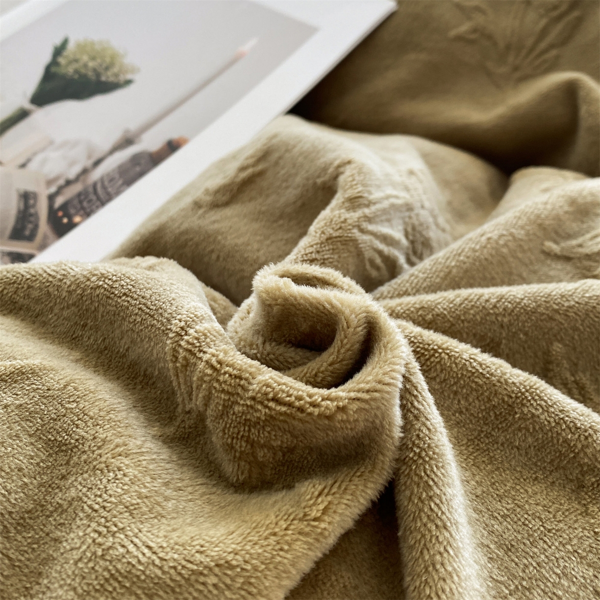 91家纺网 家纺一手货源 找家纺 （总）有间小屋 2025新款A类雕花绒四件套