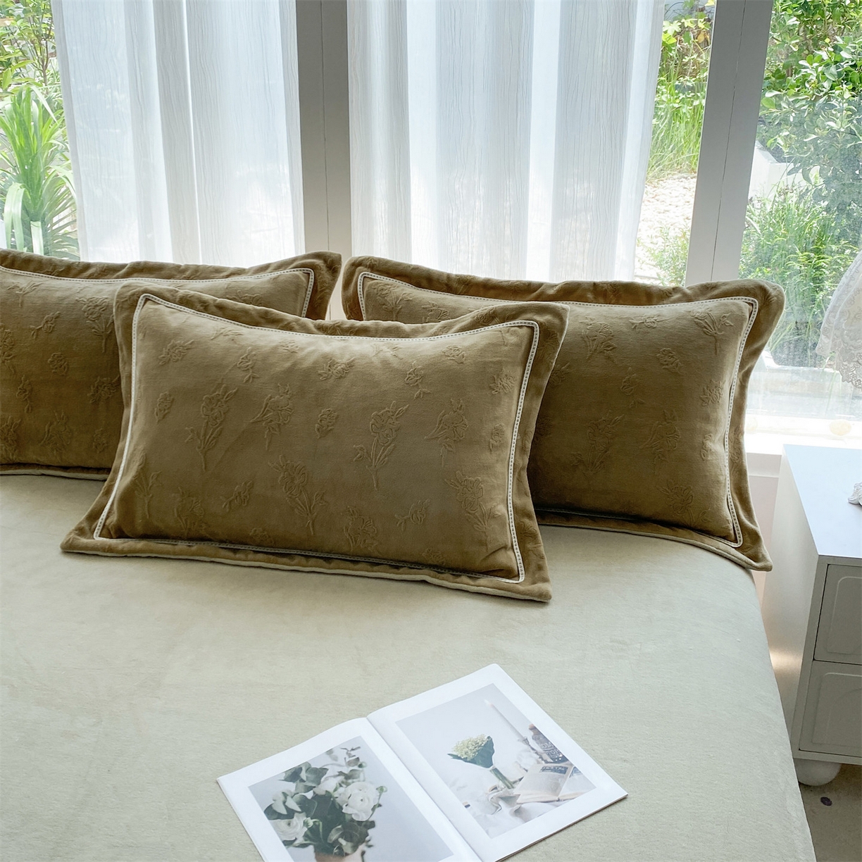 91家纺网 家纺一手货源 找家纺 （总）有间小屋 2025新款A类雕花绒四件套