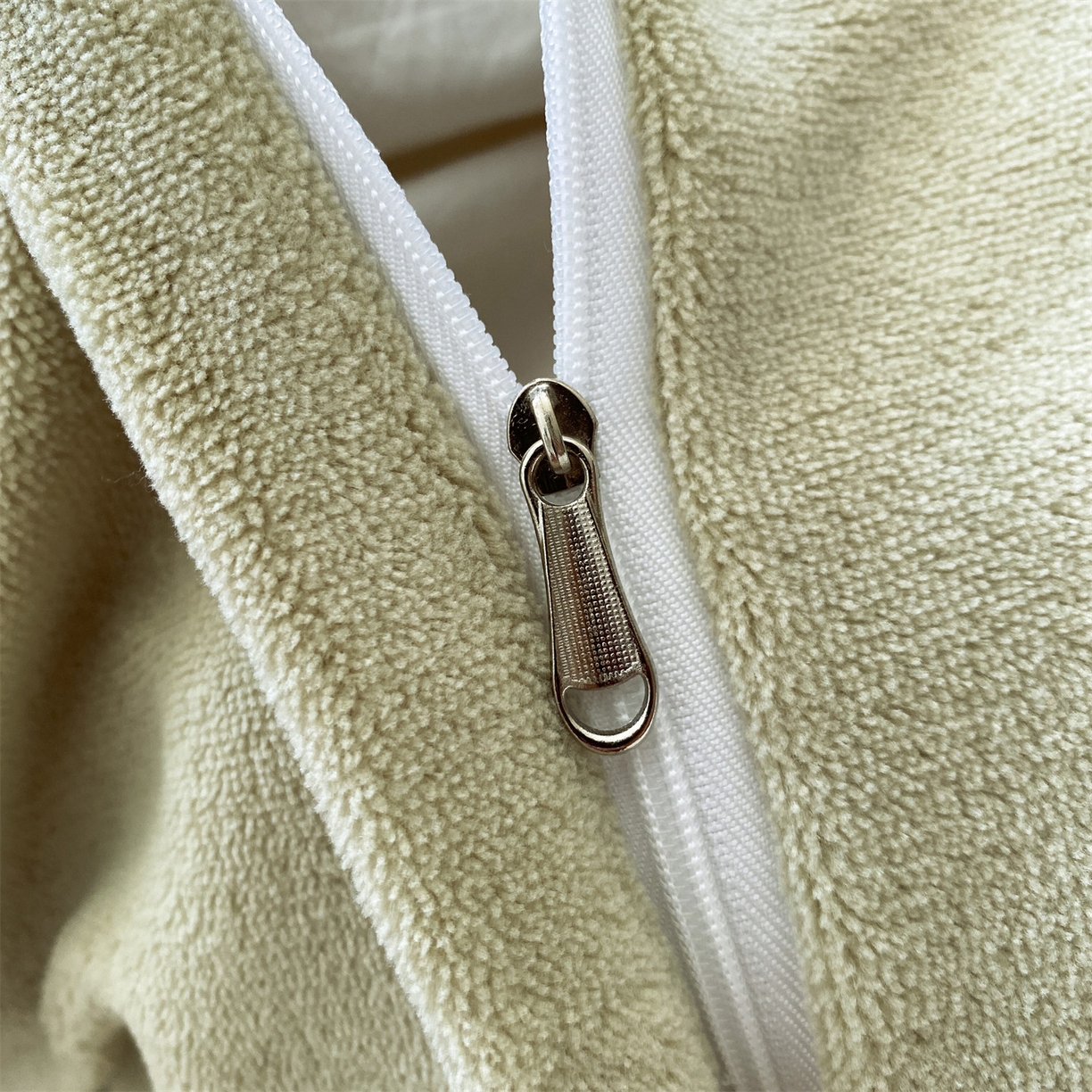 91家纺网 家纺一手货源 找家纺 （总）有间小屋 2025新款A类雕花绒四件套