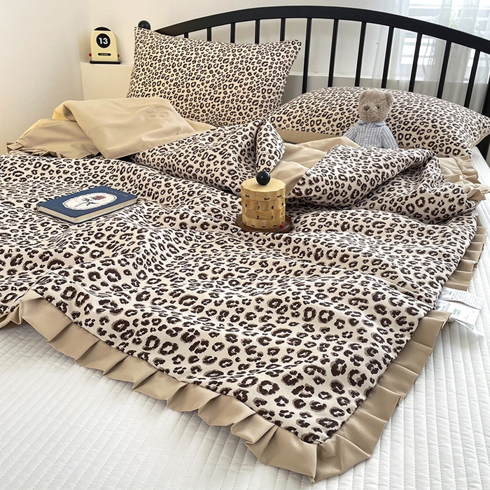 91家纺网 家纺一手货源 找家纺 汣沐生活 2025款A类针织棉双层纱夏凉被百分百新疆棉花填充空调被夏凉被四件套 小时代-咖