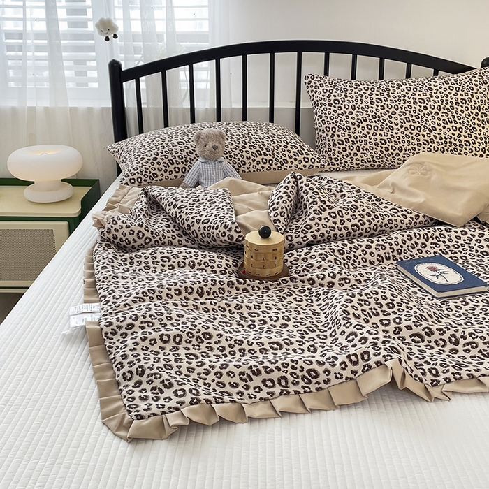 91家纺网 家纺一手货源 找家纺 汣沐生活 2025款A类针织棉双层纱夏凉被百分百新疆棉花填充空调被夏凉被四件套 小时代-咖