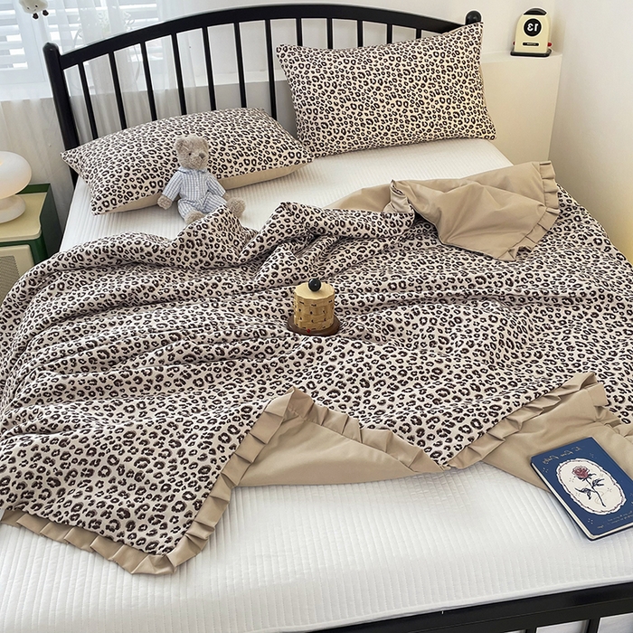 91家纺网 家纺一手货源 找家纺 汣沐生活 2025款A类针织棉双层纱夏凉被百分百新疆棉花填充空调被夏凉被四件套 小时代-咖