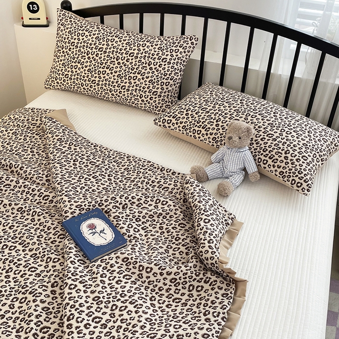 91家纺网 家纺一手货源 找家纺 汣沐生活 2025款A类针织棉双层纱夏凉被百分百新疆棉花填充空调被夏凉被四件套 小时代-咖