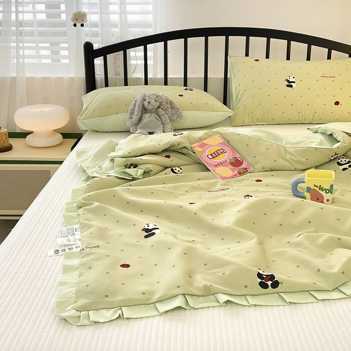 91家纺网 家纺一手货源 找家纺 汣沐生活 2025款A类针织棉双层纱夏凉被百分百新疆棉花填充空调被夏凉被四件套 熊猫滚滚-绿