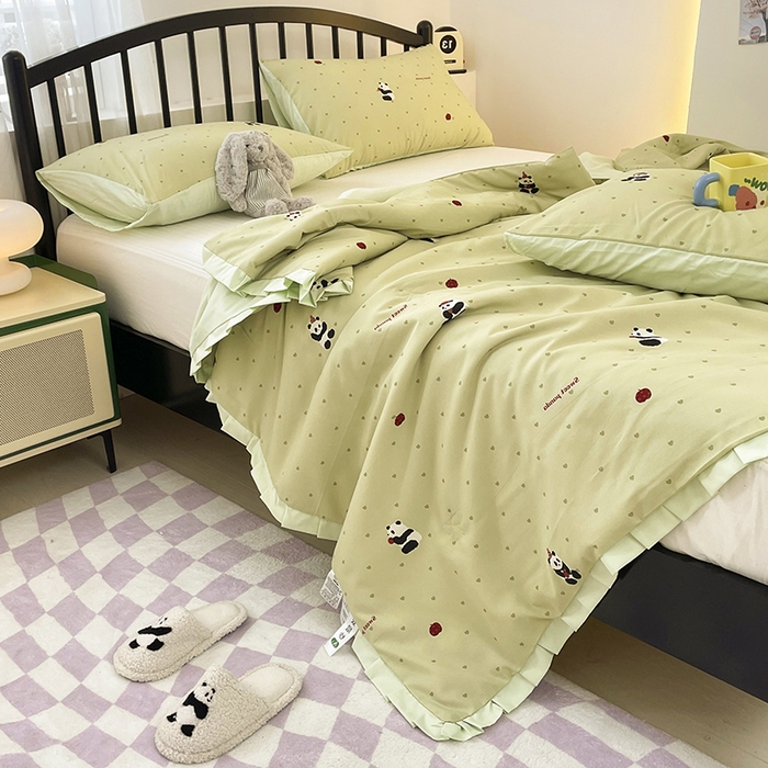 91家纺网 家纺一手货源 找家纺 汣沐生活 2025款A类针织棉双层纱夏凉被百分百新疆棉花填充空调被夏凉被四件套 熊猫滚滚-绿