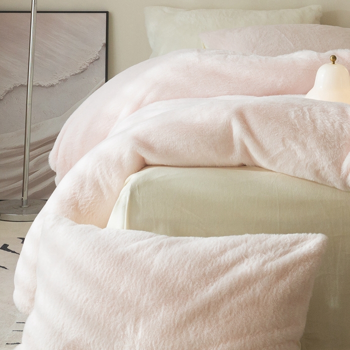 91家纺网 家纺一手货源 找家纺 ONE TWO ONE 121 2025新款A类加厚兔毛绒纯色四件套-安娜 安娜-粉昔