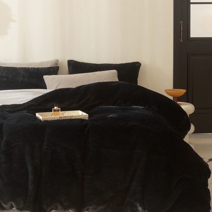 91家纺网 家纺一手货源 找家纺 ONE TWO ONE 121 2025新款A类加厚兔毛绒纯色四件套-安娜 安娜-熊猫