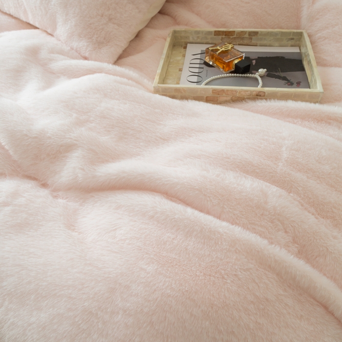 91家纺网 家纺一手货源 找家纺 ONE TWO ONE 121 2025新款A类加厚兔毛绒纯色四件套-安娜 安娜-粉昔