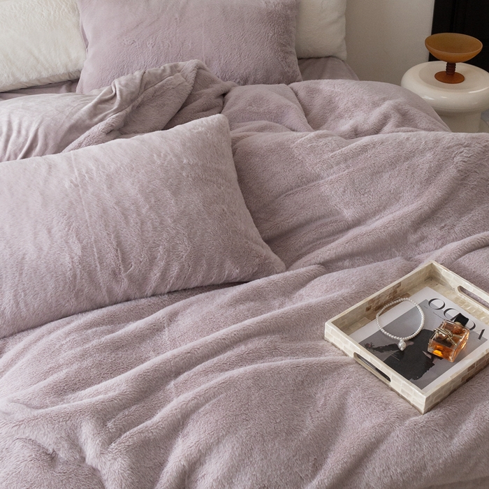 91家纺网 家纺一手货源 找家纺 ONE TWO ONE 121 2025新款A类加厚兔毛绒纯色四件套-安娜 安娜-云紫